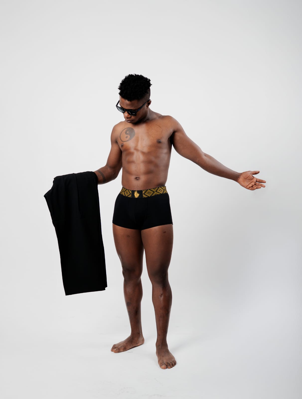 pantaloni neri