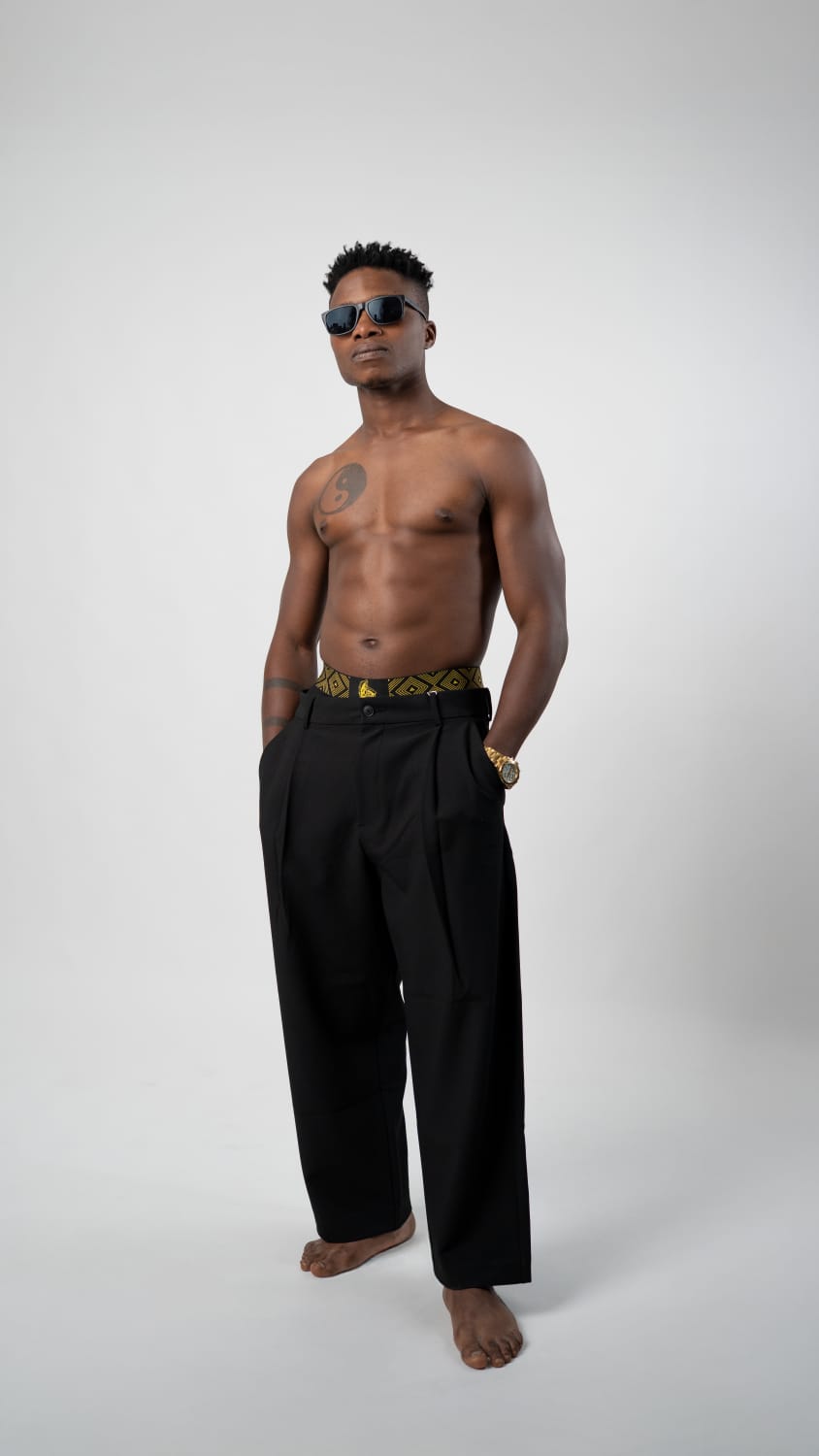 pantaloni neri
